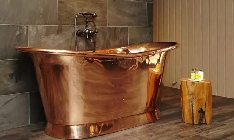 Berendam di bathtub tembaga, Sumber: oldenglow.com