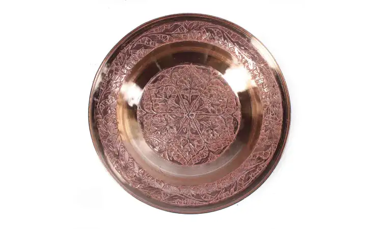 Piring hias tembaga, Sumber: treasuresofkashmir.in
