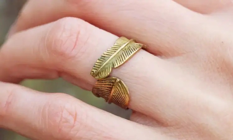 Perhiasan kuningan, Sumber: jewellerybymash.com