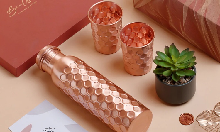 Souvenir kerajinan tembaga, Sumber: boxupgifting.com