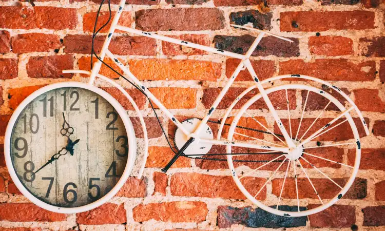 Jam dinding, Sumber: pexels.com