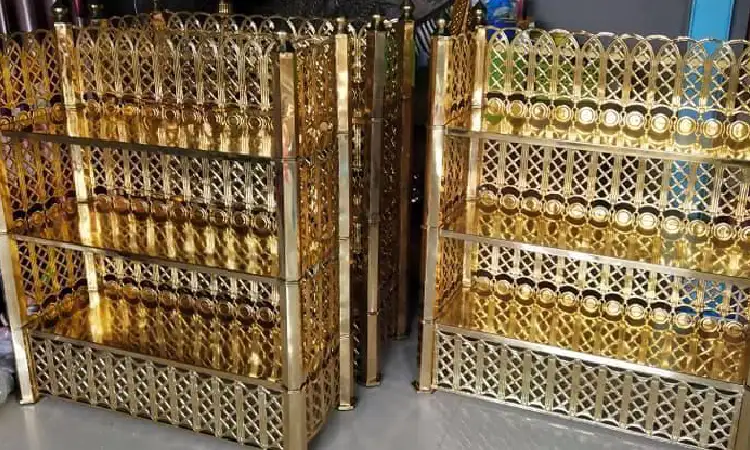 Rak Al Quran dengan ukiran, Sumber: wahidart.com