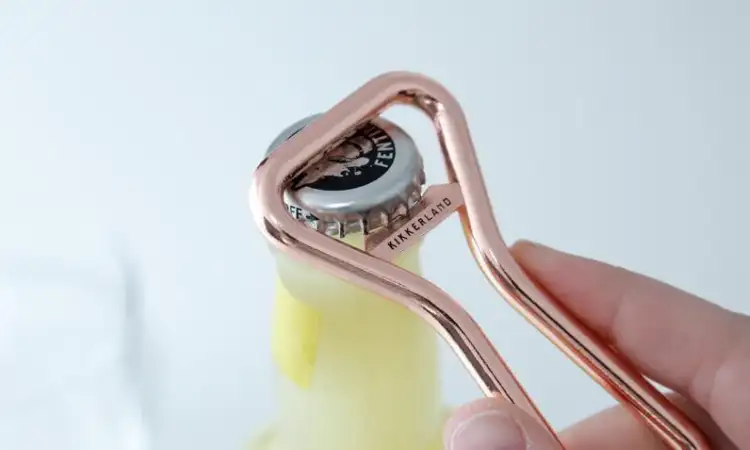 Bottle opener, Sumber: giftsmack.ca