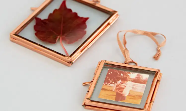 Mini frame dari tembaga, Sumber: paperhigh.com