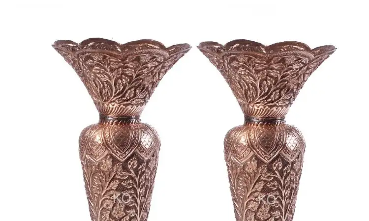 Vas ukir tradisional, Sumber: kashmirorigin.com