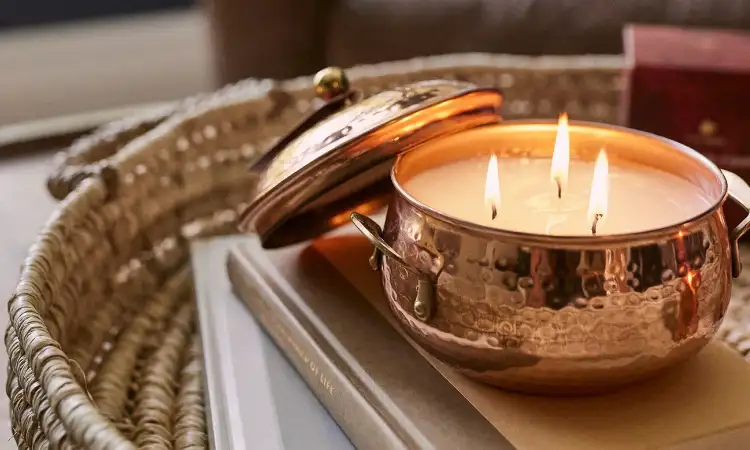 Wadah lilin aromaterapi, Sumber: thymes.com