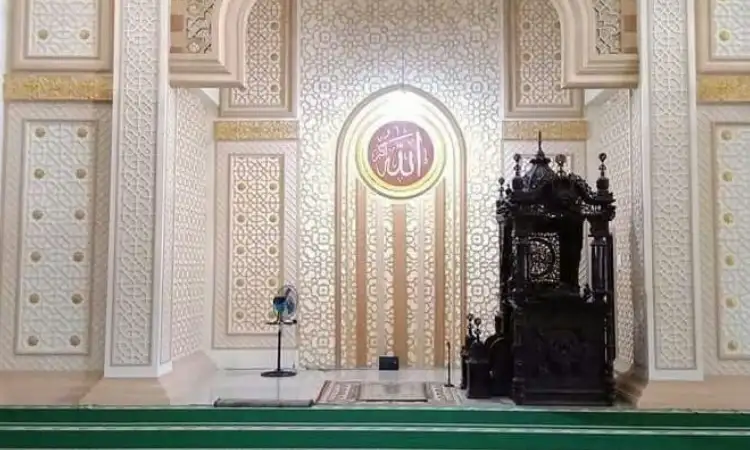 Kaligrafi di mihrab masjid, Sumber: pinterest.com